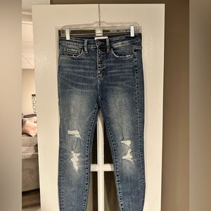 Vervet, Dark Wash Skinny Jeans with buttons. Comfortable and strechy! Worn once